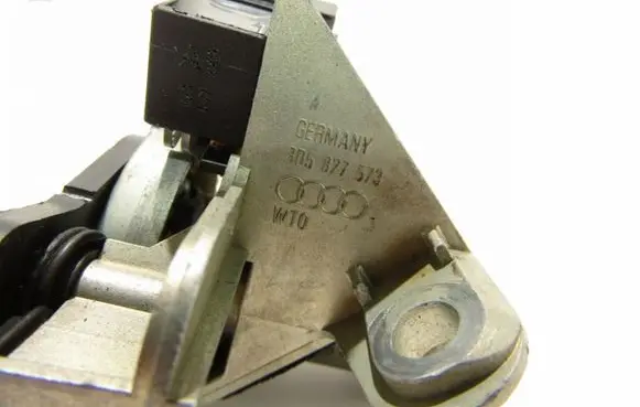 Loading door lock