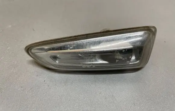 Opel Astra J Front fender indicator light 13273103