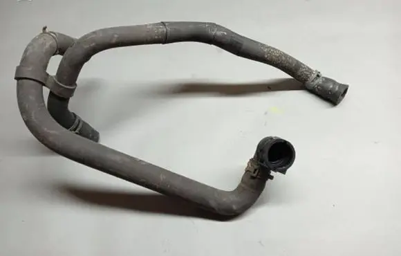 Volkswagen Touran II Engine coolant pipe/hose