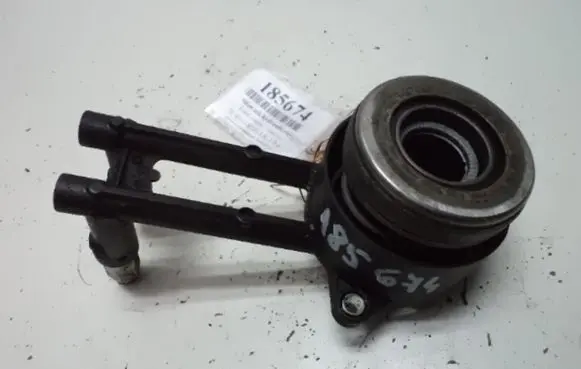 Ford Focus Holder (bracket) 