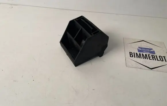 BMW 5 E60 E61 Radiator mount bracket 7542517 17117542517