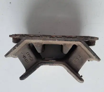 Suzuki Vitara (ET/TA) Engine mounting bracket 1171060A01