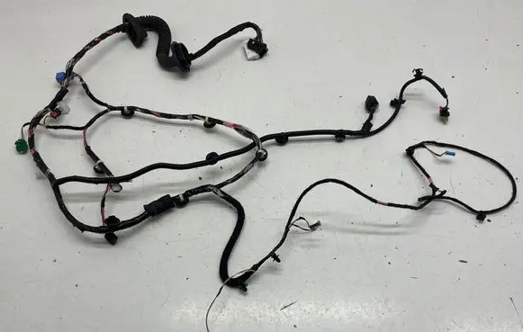 Tesla Model 3 Front door wiring loom 306796300C YV2482254000252