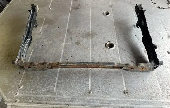 Toyota Prius (XW30) Bottom radiator support slam panel 