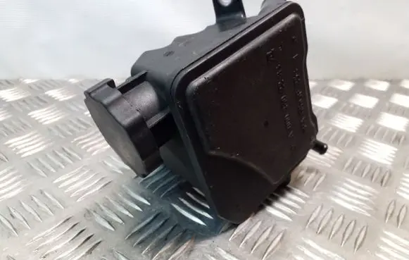 Mercedes-Benz S W221 Power steering fluid tank/reservoir A0004602283