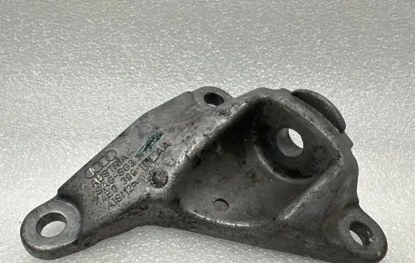 Audi A8 S8 D3 4E Gearbox mounting bracket 4E0399113AA