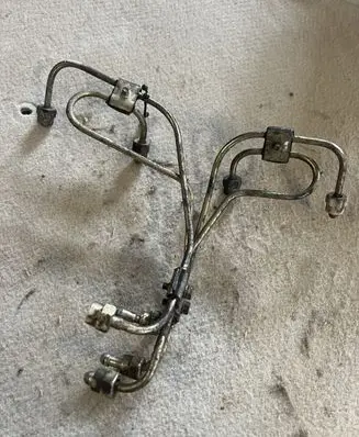 Hyundai Galloper Fuel injector supply line/pipe 