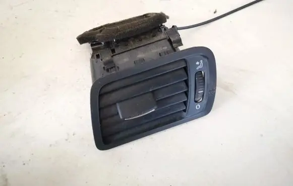 Volkswagen PASSAT B6 Dash center air vent grill 3c1819701e
