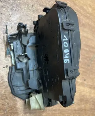 BMW 3 E90 E91 Front door lock 7059967