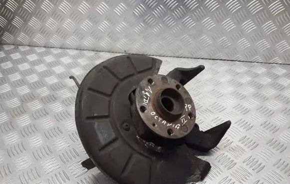 Skoda Octavia Mk2 (1Z) Front wheel hub spindle knuckle