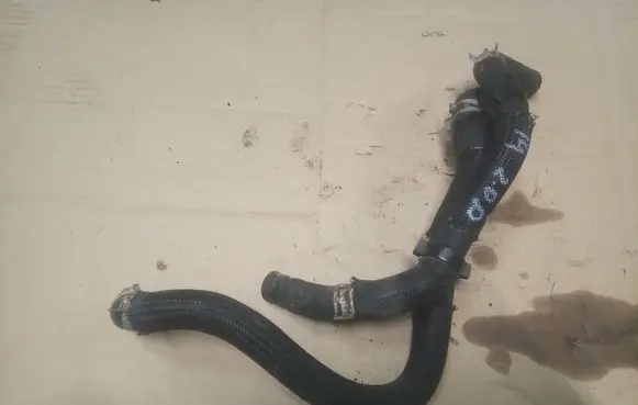 Toyota RAV 4 (XA40) Engine coolant pipe/hose