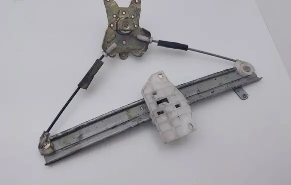 Mitsubishi Lancer Rear door manual window regulator