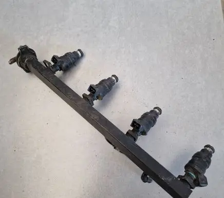 BMW 3 E36 Fuel main line pipe 1734355 1731357