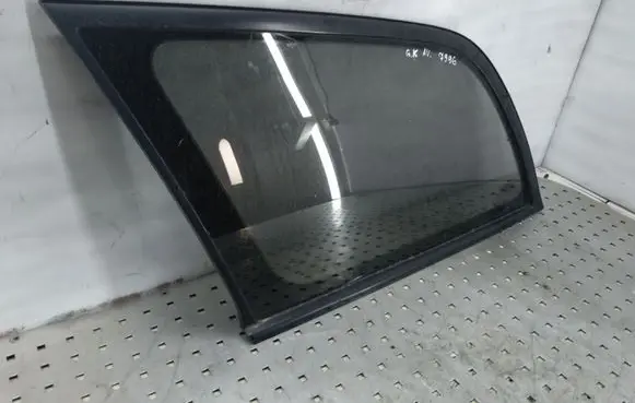 Toyota Avensis T220 Rear side window 43R00048