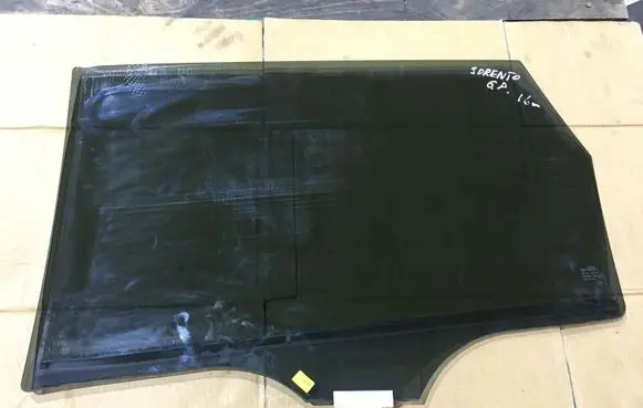 KIA Sorento Rear door window glass 43000399