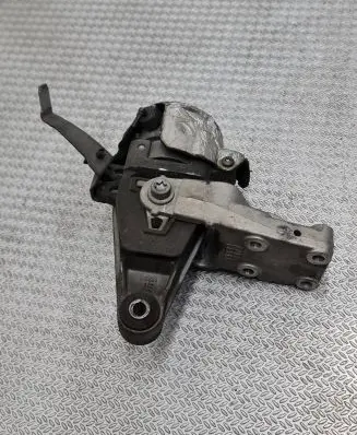 Peugeot 407 Engine mount bracket 9646119980