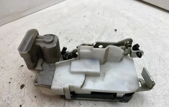 Fiat Punto (188) Rear door lock