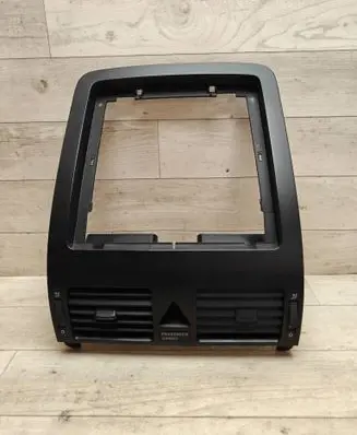 Volkswagen Touran I Dash center air vent grill 1T1819728C