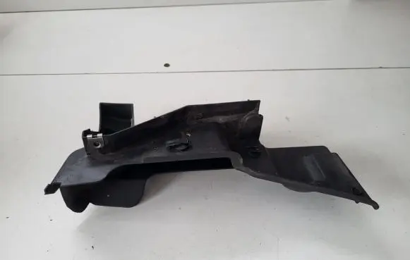 Ford C-MAX II Fender mounting bracket AM51R02477AB