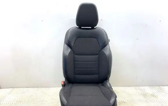 Renault Arkana Front driver seat 