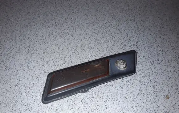BMW 3 E36 Front fender indicator light 1378014