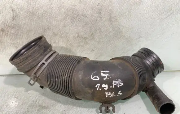Air intake hose/pipe