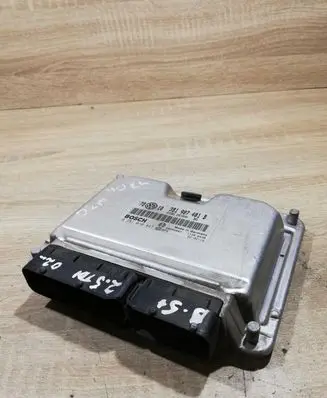 Volkswagen PASSAT B5.5 Engine control unit/module ECU 3B1907401B 0281010447