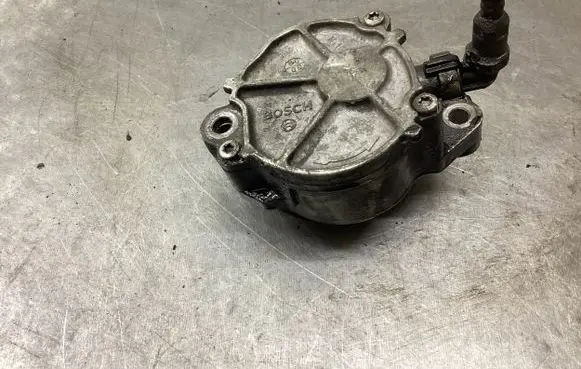 Citroen C5 Vacuum pump D1562C1 09001