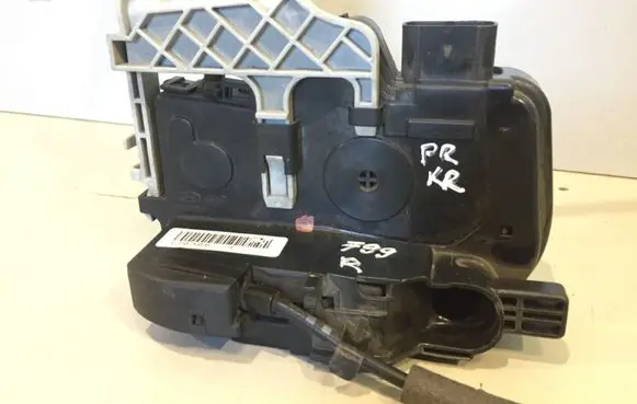 KIA Sportage Front door lock 813103U020