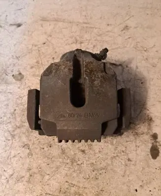 BMW 5 E60 E61 Front brake caliper 6024