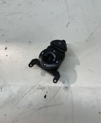 Hyundai Santa Fe Wing mirror switch