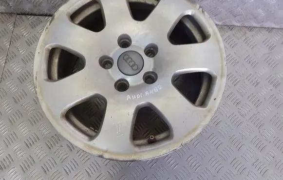 Audi A4 S4 B5 8D R15 alloy rim 
