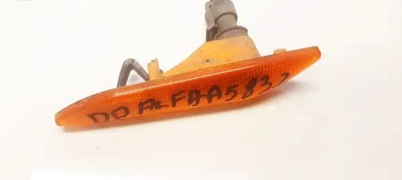 Alfa Romeo 156 Front fender indicator light B032