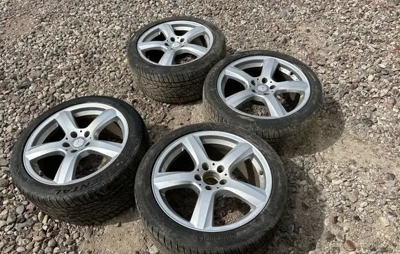 Mercedes-Benz CLS C218 AMG R18 alloy rim A2184010102