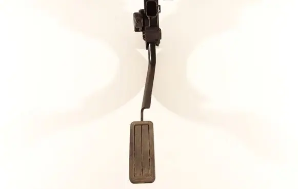 Land Rover Discovery 3 - LR3 Accelerator throttle pedal SLC000061 TFX10050 3256115000
