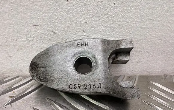 Audi A6 S6 C7 4G Fuel Injector clamp holder 059216J