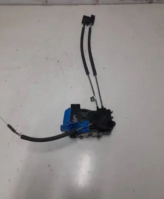 Hyundai Veloster Front door lock 2305681