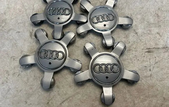 Audi A4 S4 B8 8K Original wheel cap 8R0601165