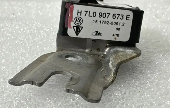 Volkswagen Touareg I ESP acceleration yaw rate sensor 7L0907673E