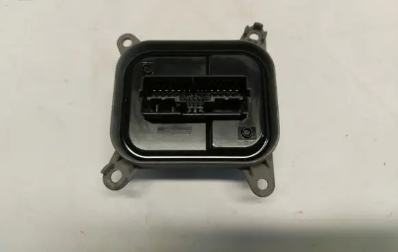 Tesla Model 3 Voltage converter/converter module P1802471-32-D