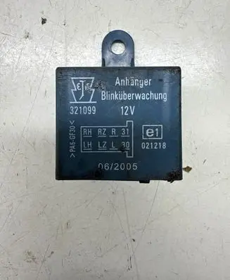 Volkswagen PASSAT B5.5 Tow bar trailer control unit/module 321099 021218 062005
