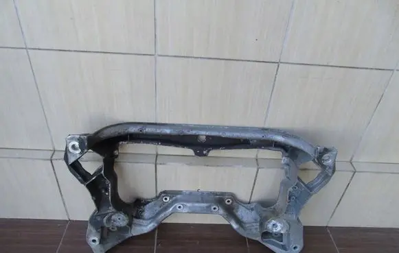 Mercedes-Benz C W203 Front subframe 2036280157