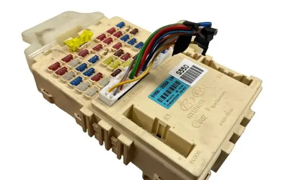 Hyundai ix35 Fuse module 919502S550 M5150226 H2SC0398