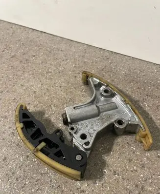 Audi A8 S8 D4 4H Slide rail for timing chain 057109218K