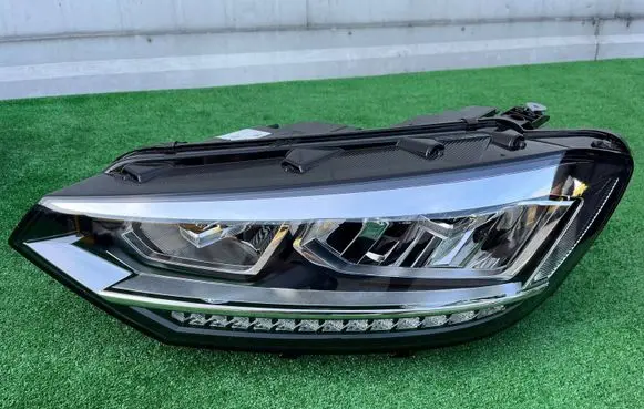 Volkswagen Touran III Headlight/headlamp 5TB941035E 0301299231