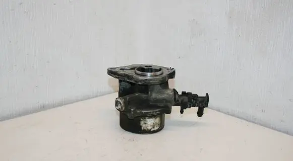 Nissan Note (E12) Vacuum pump