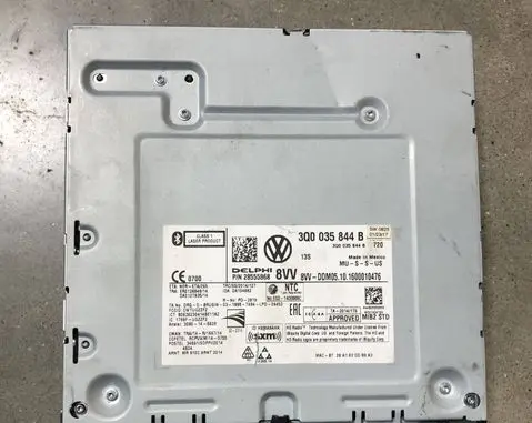 Volkswagen Tiguan Allspace Radio/CD/DVD/GPS head unit 3Q0035844B
