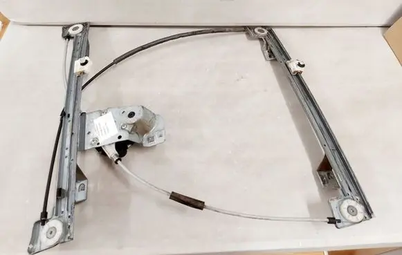 Renault Kangoo II Front door manual window regulator 