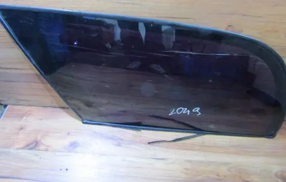 Rear side window