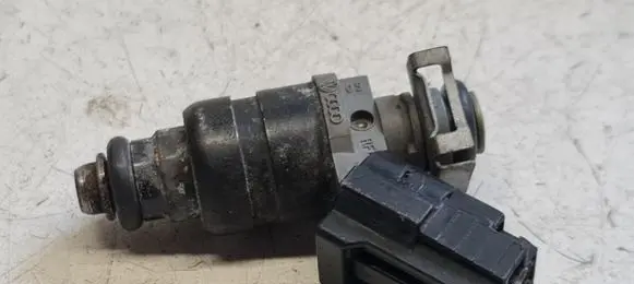 Fuel injector